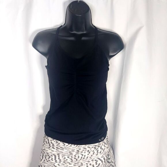 Championship black razorback tank with built in padding size large - Picture 2 of 6